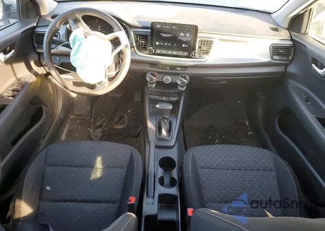 2021 Kia Rio z USA, uszkodzony, nr VIN 3KPA24AD8ME413644